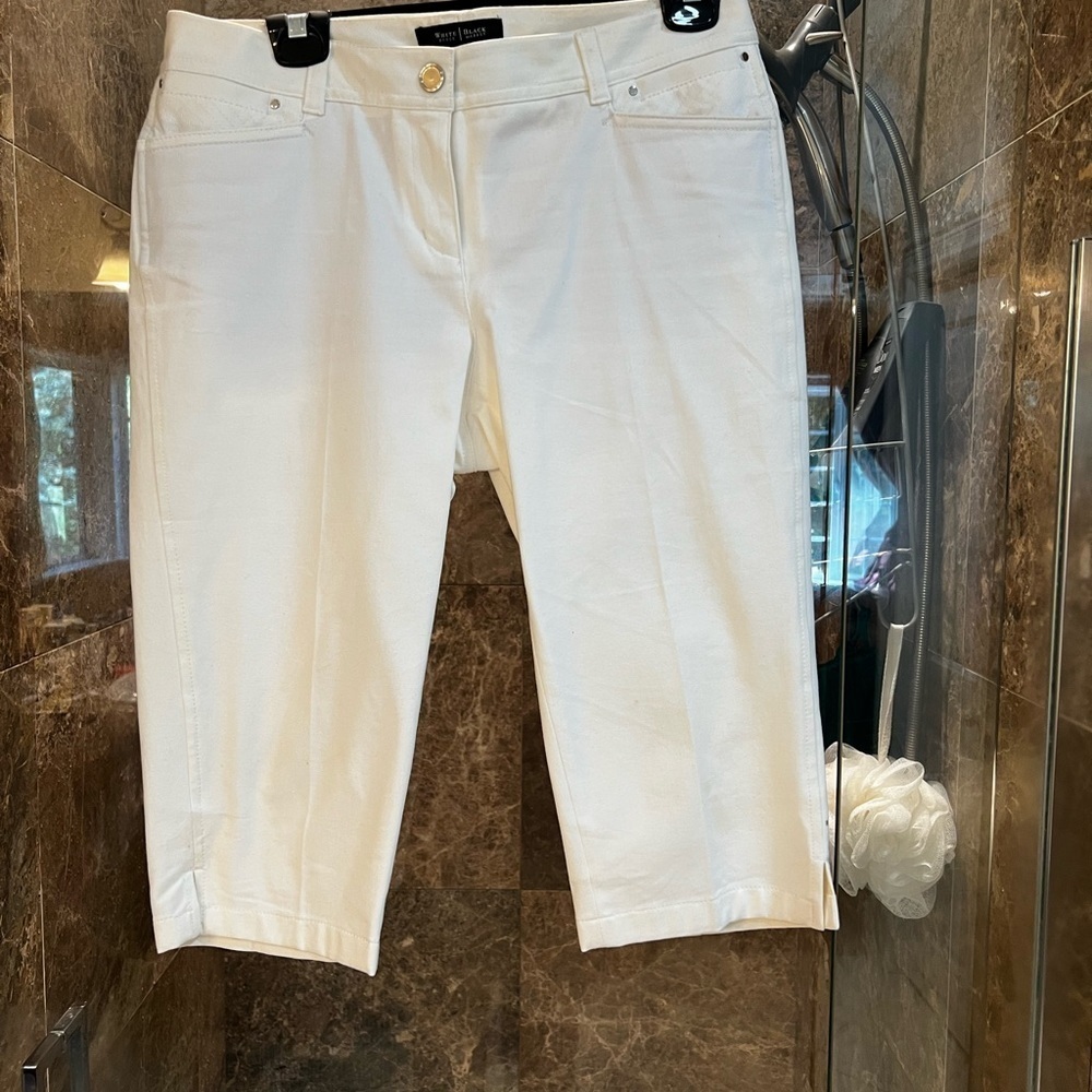 3/$30 WHBM Pedal Pushers
